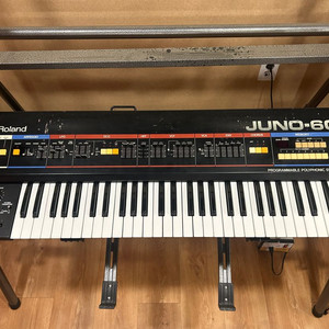 Roland Juno-60 신디사이저