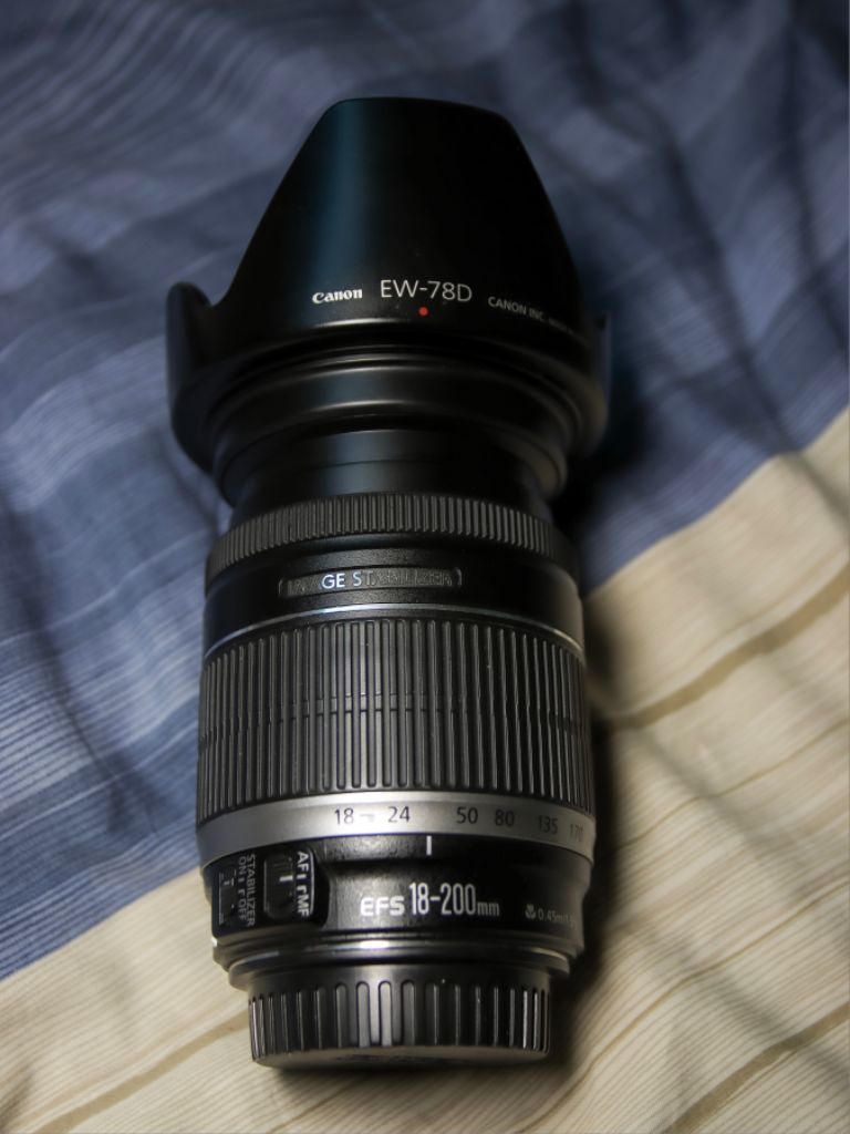 캐논 EF-S 18-200MM