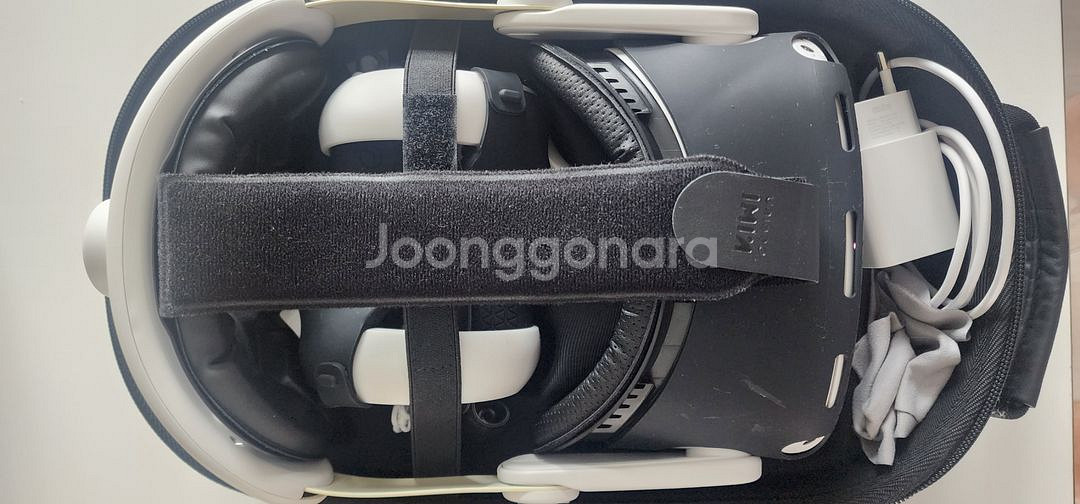오큘러스 퀘스트2 팝니다--1