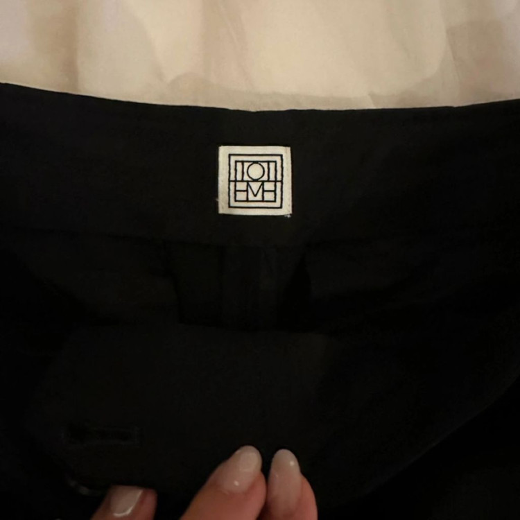 (새상품) Toteme 토템 버뮤다 팬츠--2