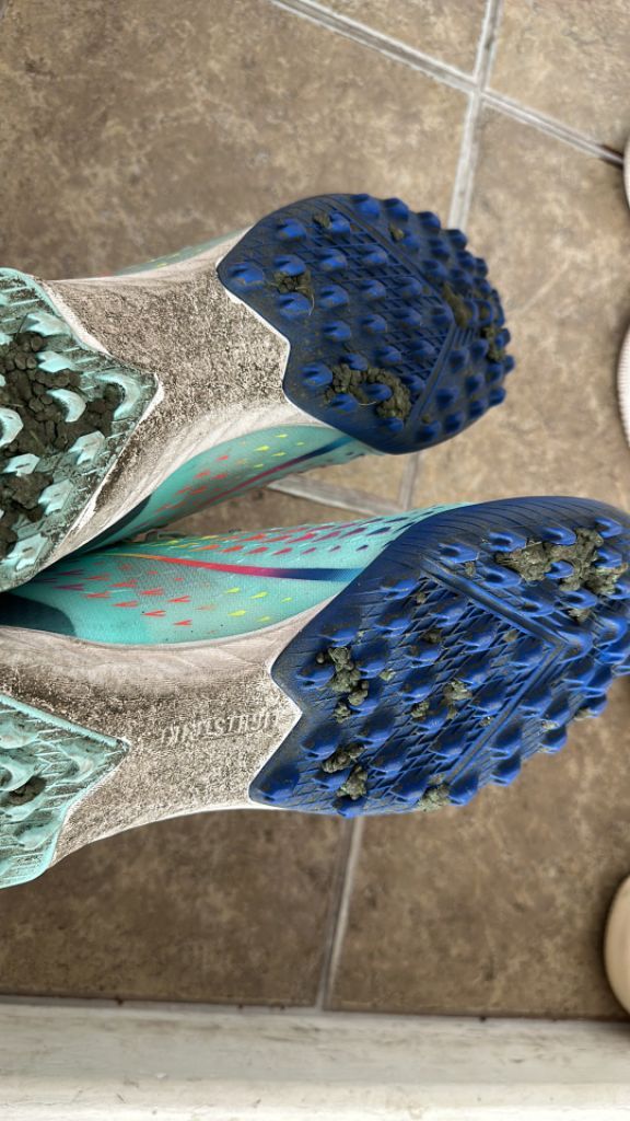 아디다스 스피드포탈.1 tf 풋살화 이미지