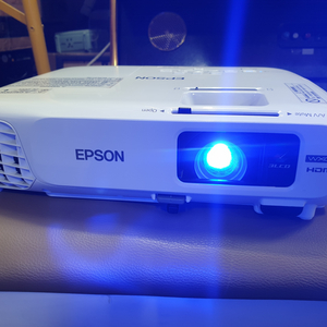 EPSON EB-W18 3천안시 빔프로젝터