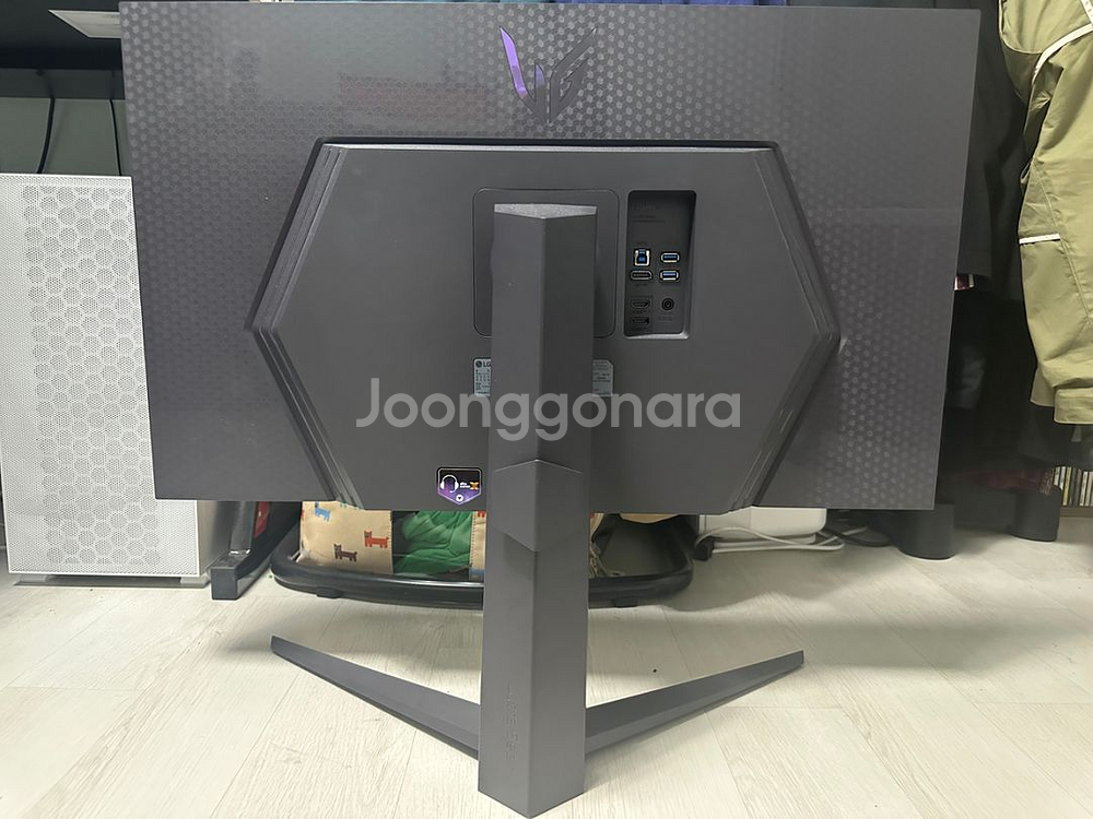 LG 32GR93U 32인치 4K 게이밍 모니터 팝니다--1
