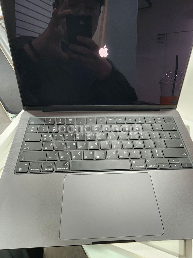 맥북M3 PRO 512GB 14인치 팝니다--4