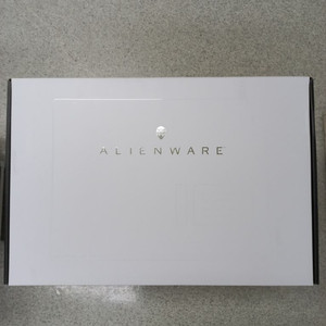 DELL Alienware m18 R2 노트북