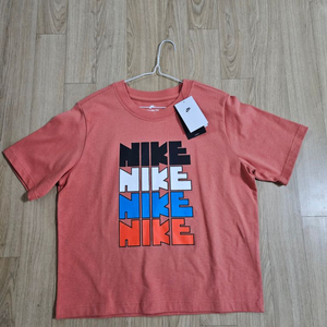 NIKE 나이키 여성 더블빅로고 반팔정품사이즈 M새상품