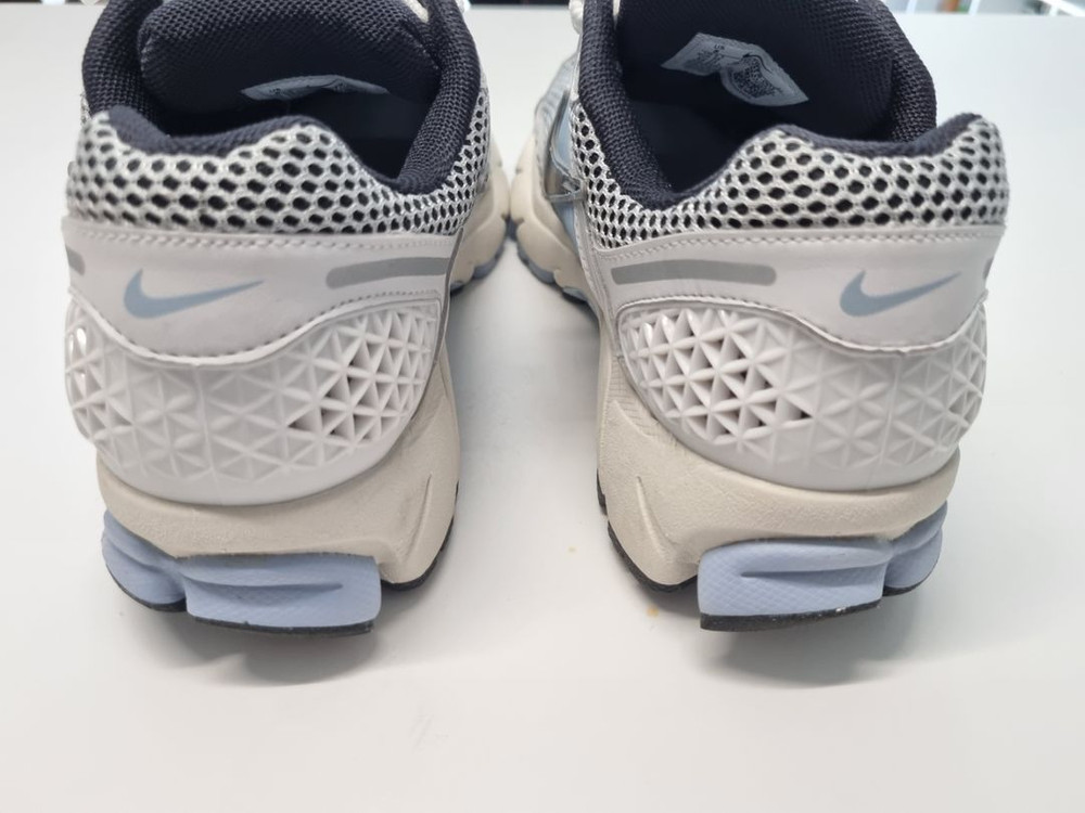 나이키 줌보메로5 (245,250)--2