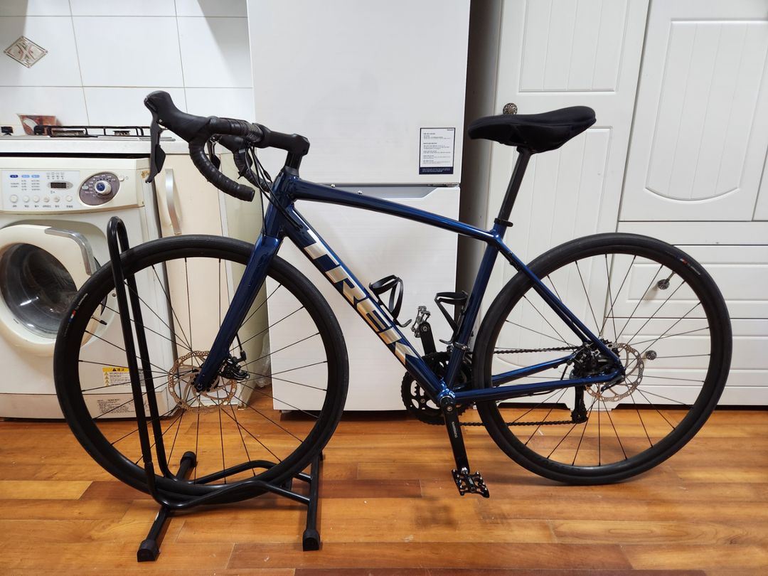 트렉 도마니 로드자전거(풀카본포크) 판매
