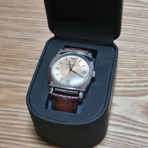(정품)엠포리오 알마니 가죽 시계 판매