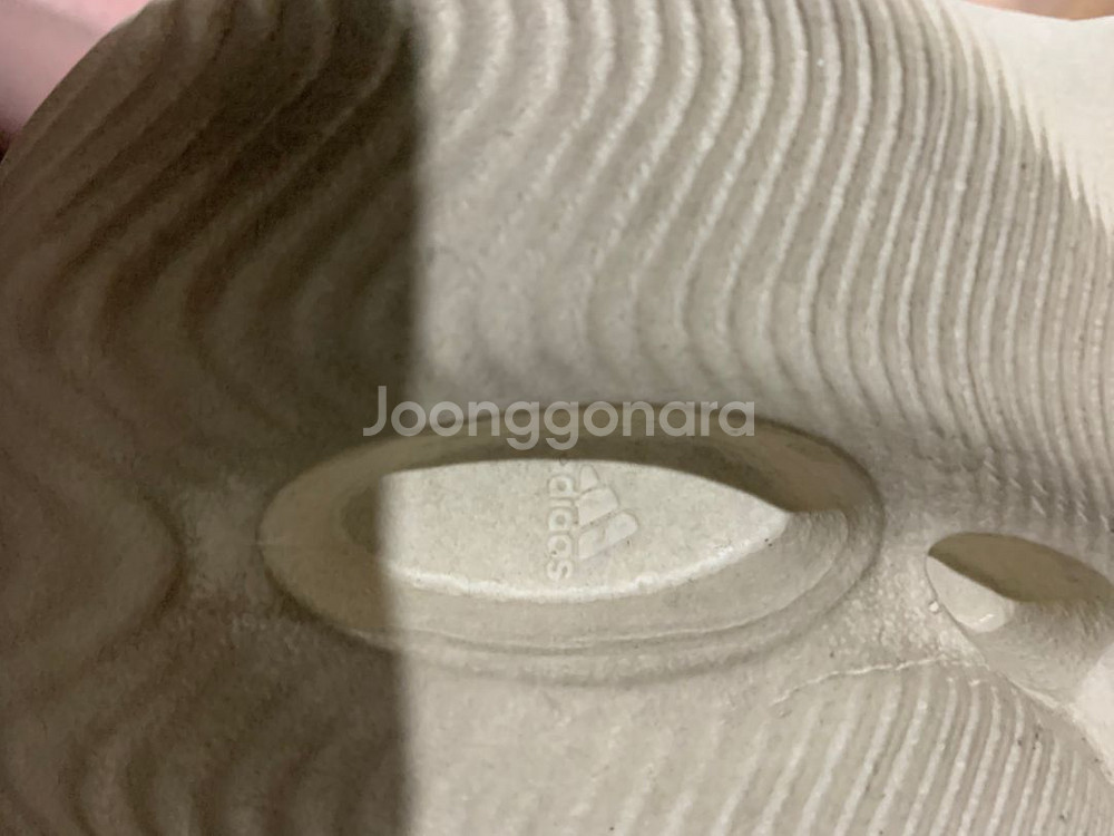 아디다스 이지폼 러너 샌드 275 팔아요--3