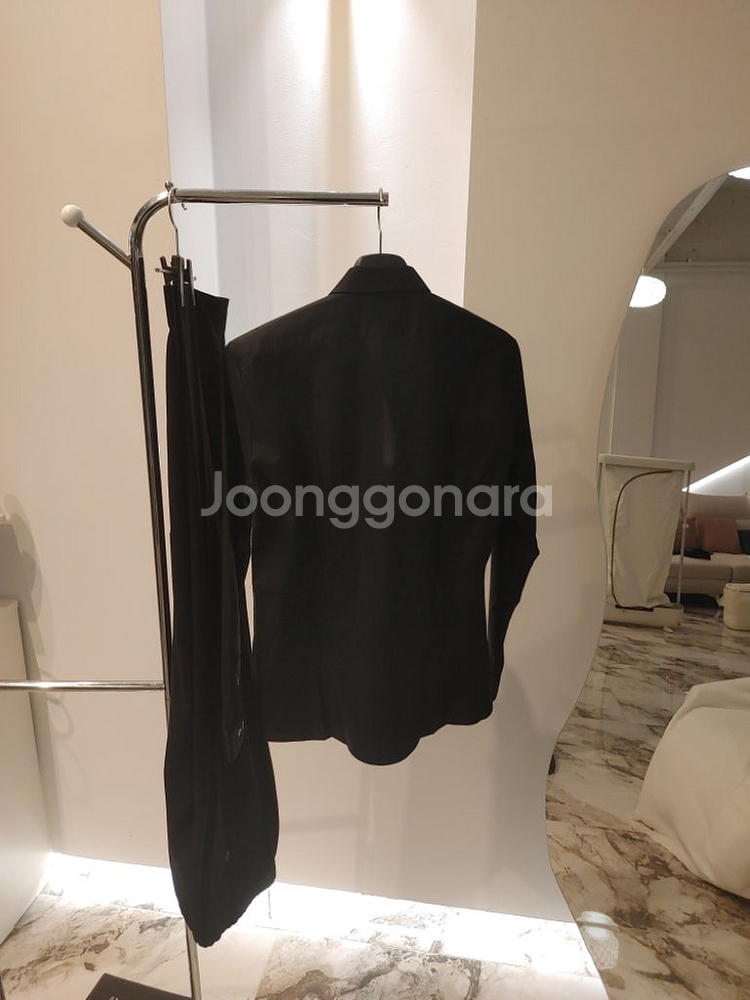 (택포함,새상품,새제품)지이크 절개 포인트 셔츠 덤증정--4