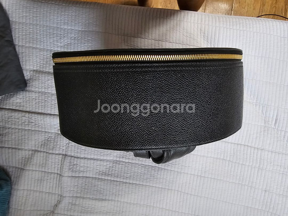 톰브라운 백팩 판매합니다.--1