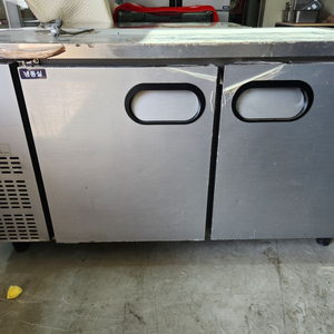 스타리온 1500 테이블 냉장/냉동 (2022년)