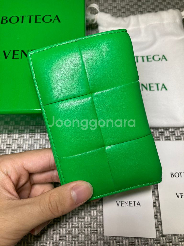 보테가베네타 카세트 맥시 플랩 오거나이저 카드지갑 그린--1