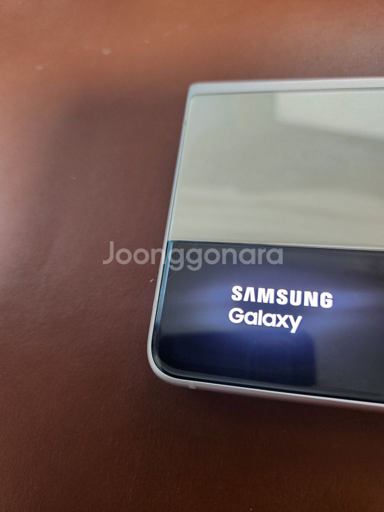 갤럭시Z 플립3 256GB 크림색 팝니다.(사진참조)--5