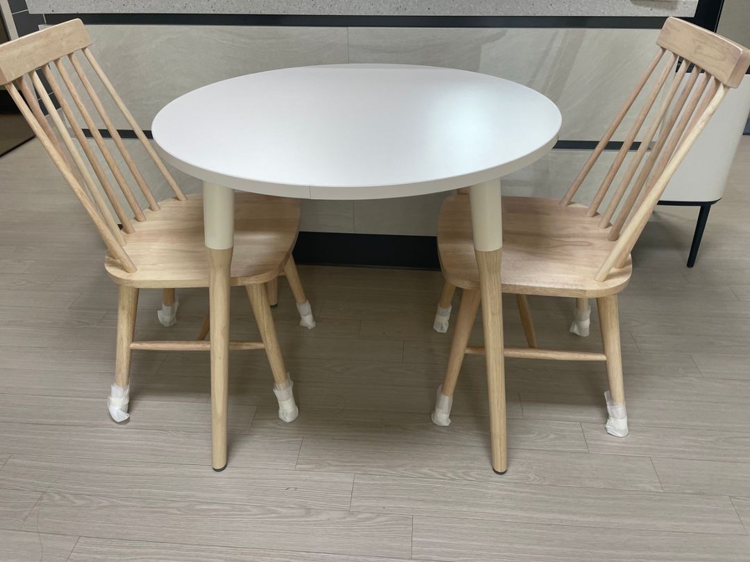 일룸 원형 테이블 & 한샘 우드 식탁 의자