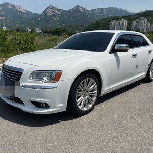 크라이슬러 더뉴300C 터보디젤 3.0 흰색 (개인직)