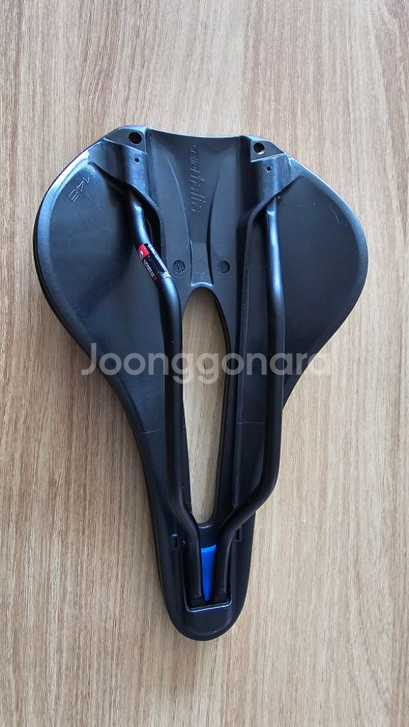 노부스 부스트 EVO 편안한 안장 팝니다--1