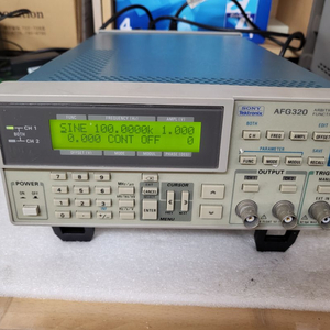 Tektronix AFG320 팝니다.