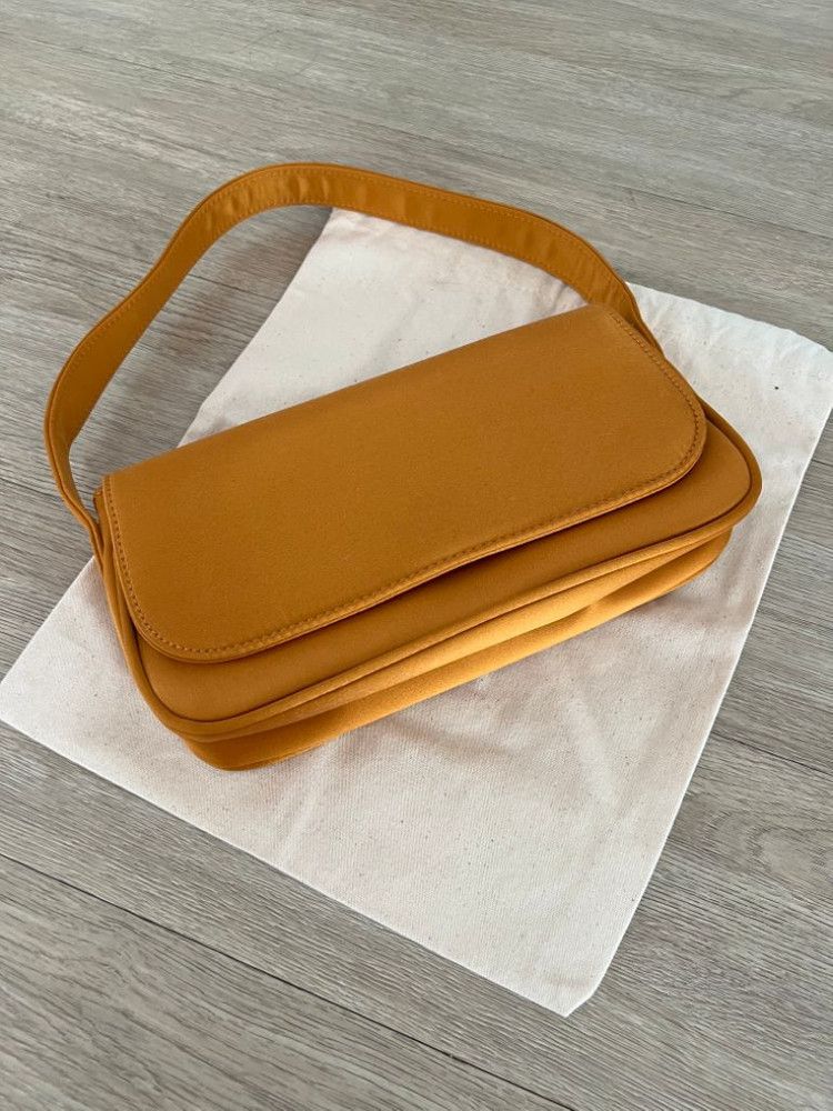 home of hai 홈 오브 하이 넬리 백 이미지