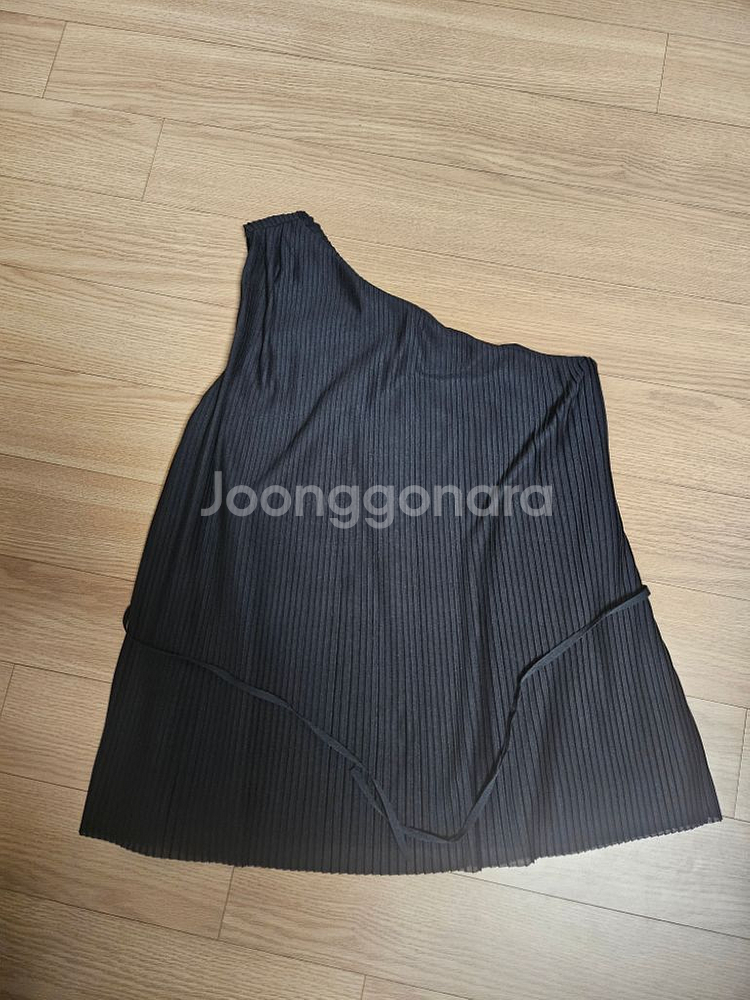 아르마니 익스체인지 원숄더 탑--2