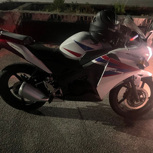 cbr125cc 13년식 오토바이 판매합니다