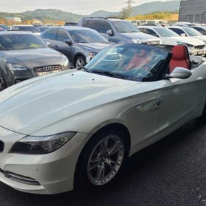 @13년식 BMW Z4 상태 끝장 흰색에 레드시트 뚜따