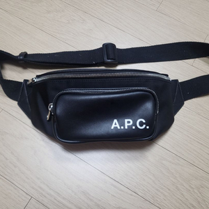 A.P.C 아페쎄 힙쌕 가방