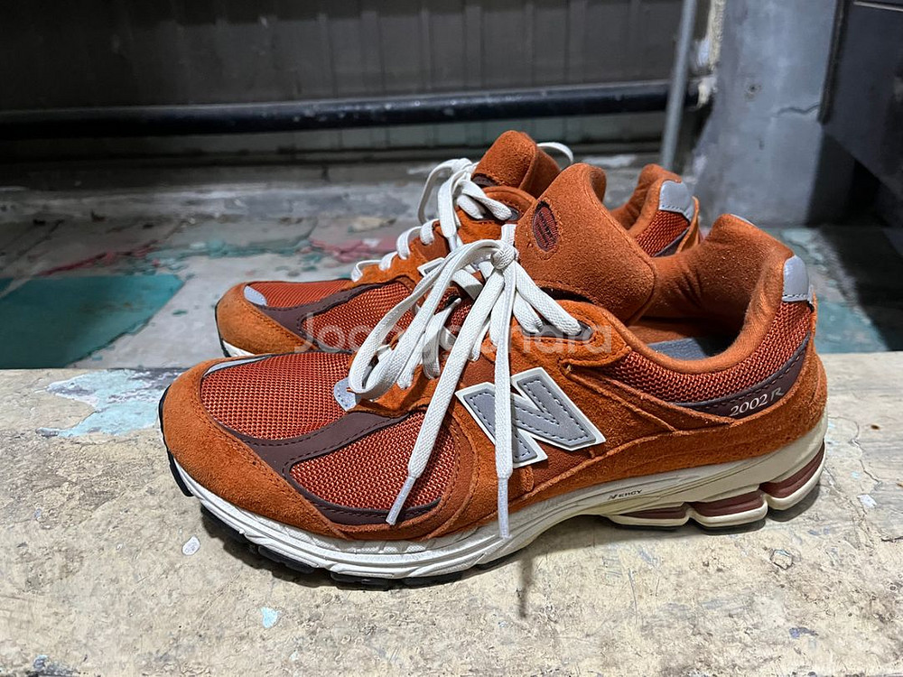 뉴발란스 2002R 270 (급처)--0