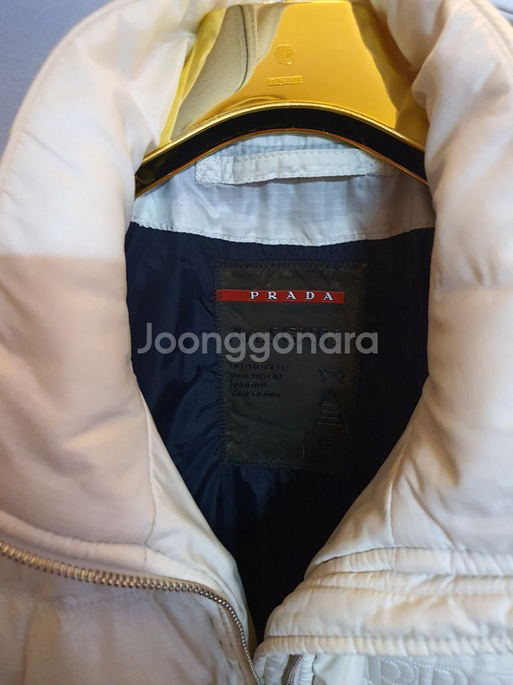 무료배송/정품 ~ 프라다 신변구조칩내장 패딩--0