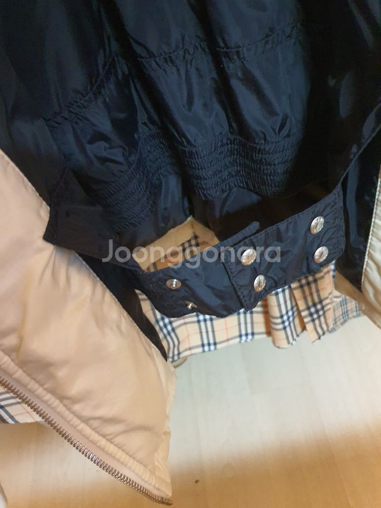 무료배송/정품 ~ 프라다 신변구조칩내장 패딩--4