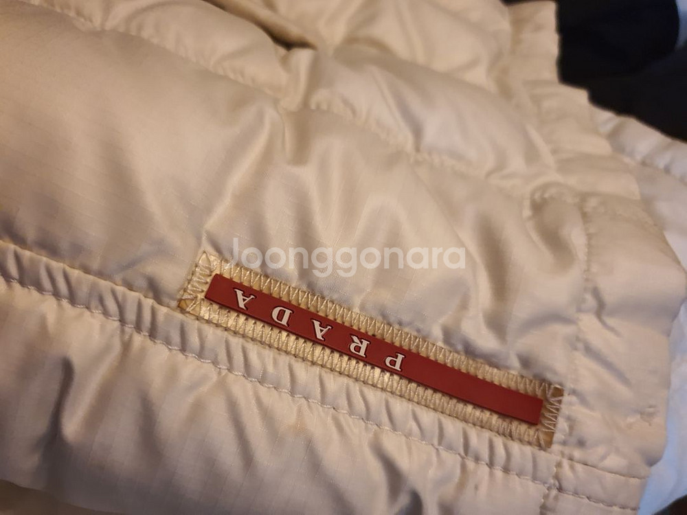 무료배송/정품 ~ 프라다 신변구조칩내장 패딩--2