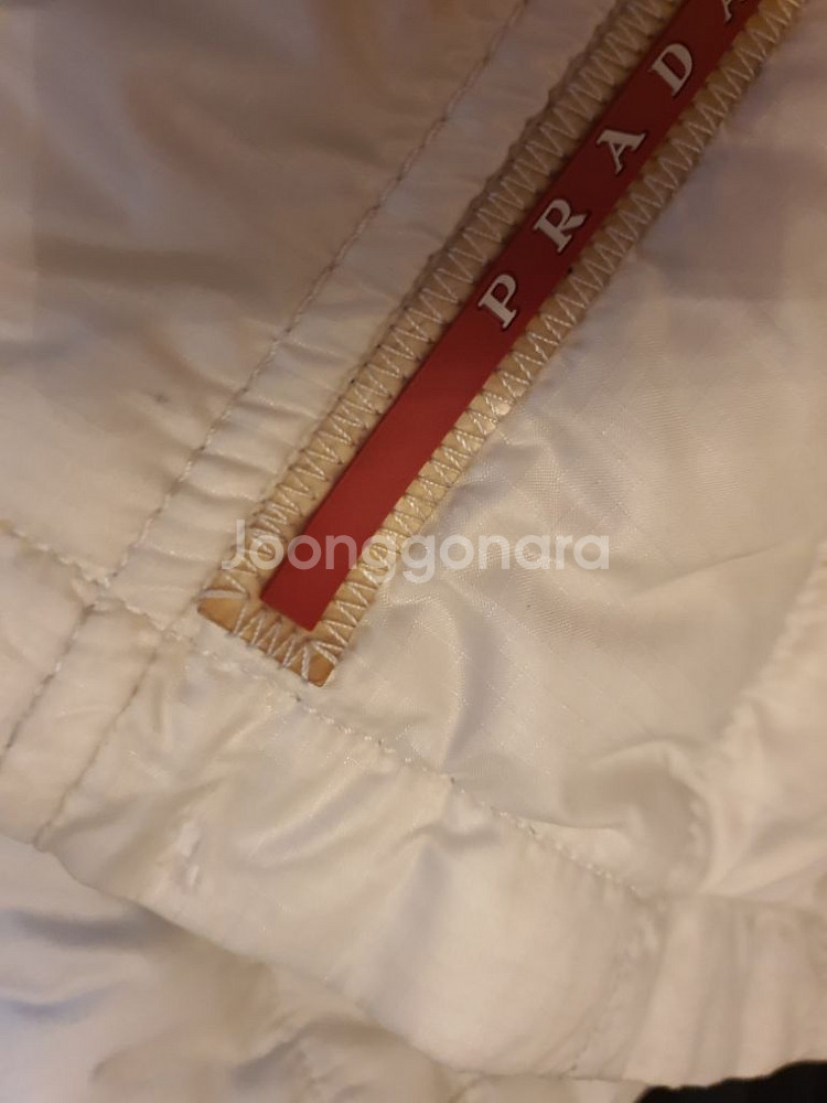 무료배송/정품 ~ 프라다 신변구조칩내장 패딩--3