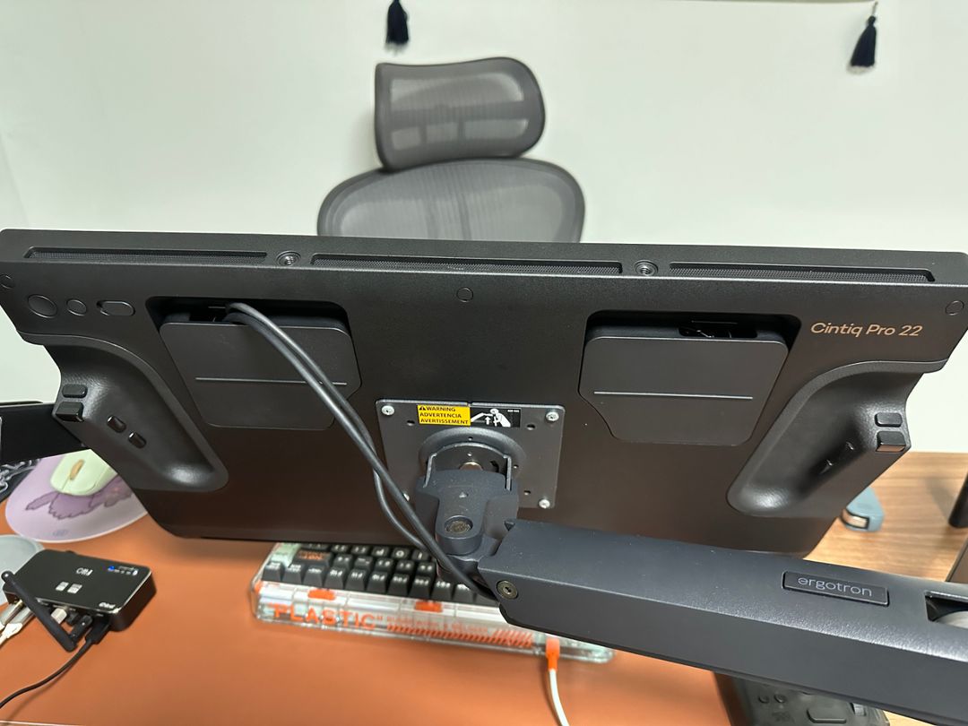 와콤 신티크 프로22 액정타블렛+탁상용 스탠드+어고트론 | 중고나라 - 안심되는 중고거래