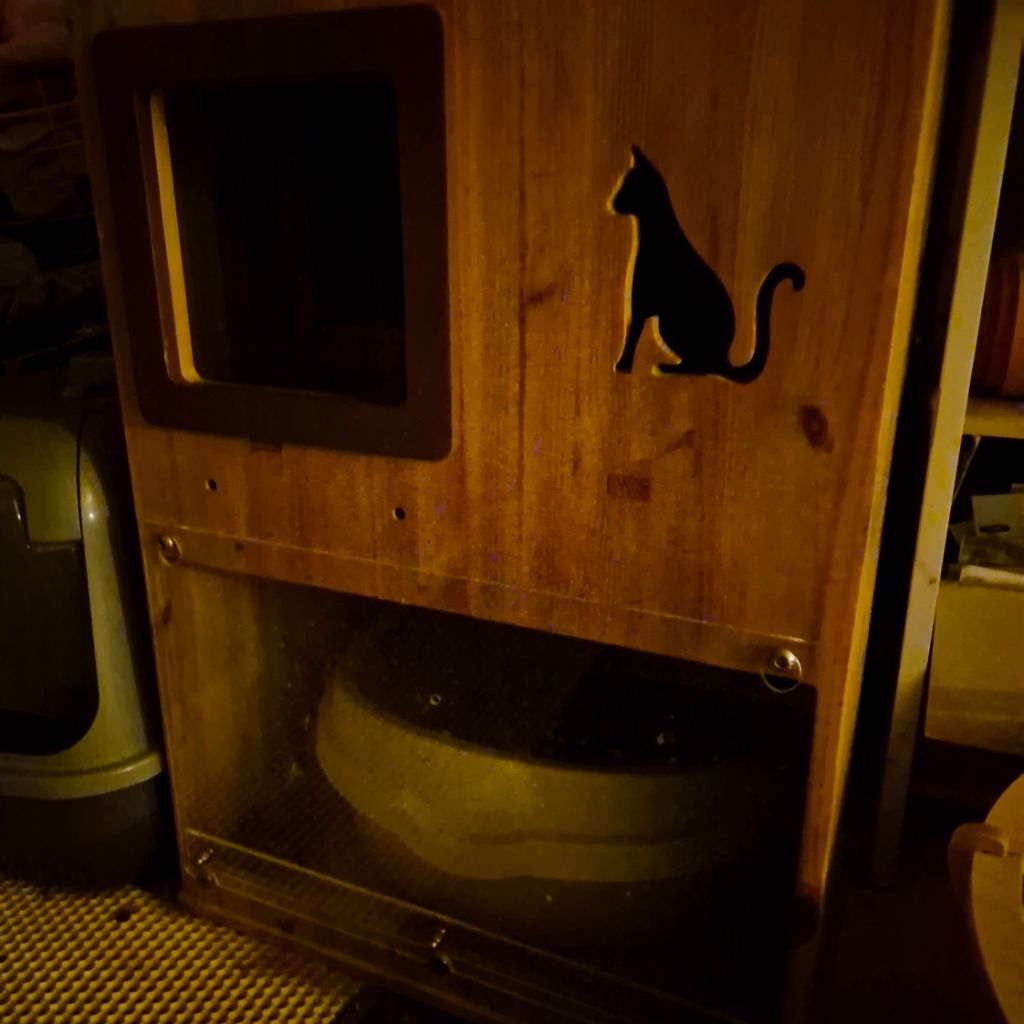 헬시캣 고양이 원목 화장실 팝니다(내부화장실포함)