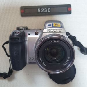 소니 사이버샷 DSC-H5 디지털카메라 AA건전지 사용