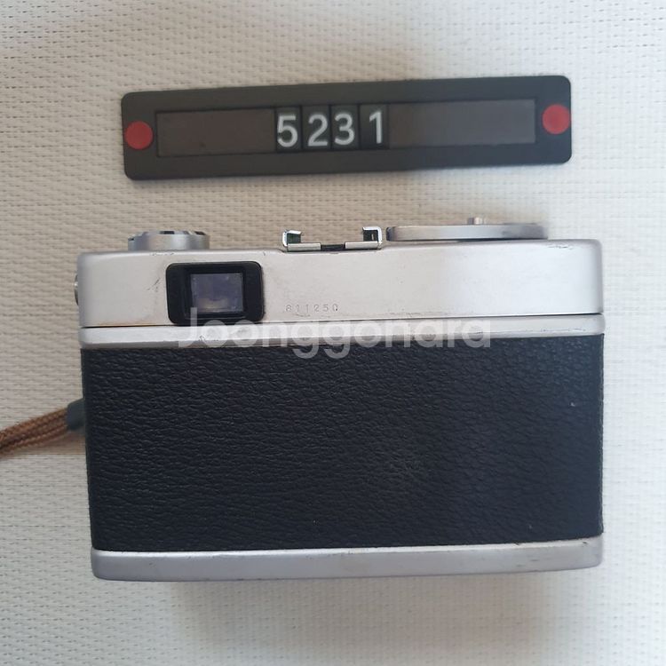 코니카 C 35 필름카메라 실버바디--2