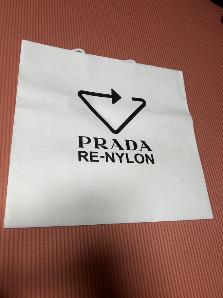 프라다 PRADA 쇼핑백 판매합니다. - 사이즈 : 4