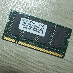 노트북용 DDR 512MB PC-2100 재고 2개