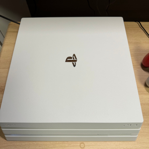 PS4 PRO 글래셔화이트 (1TB)