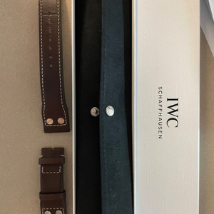 iwc 빅파일럿43 브라운 가죽스트랩 판매합니다.