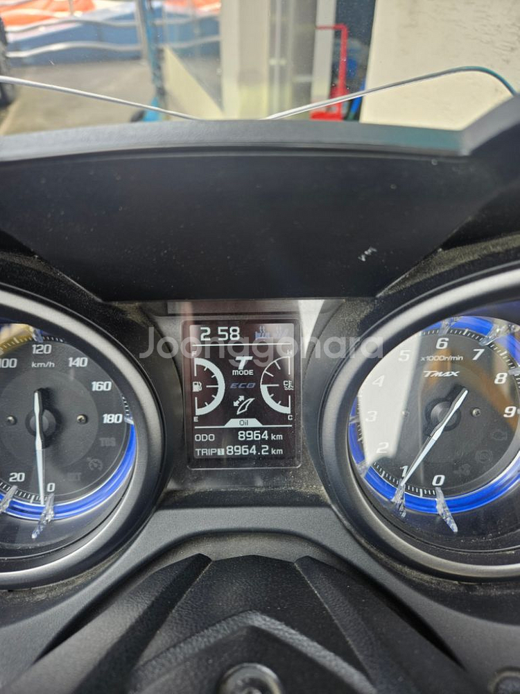 20년식 티맥스 560 팝니다--4