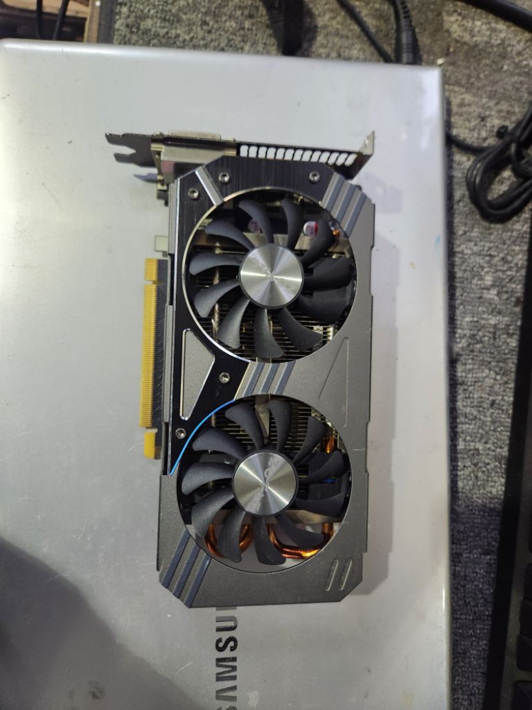 그래픽<518>gtx950 2g zotac