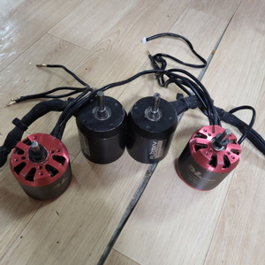 6374 190kv 모터 판매합니다.