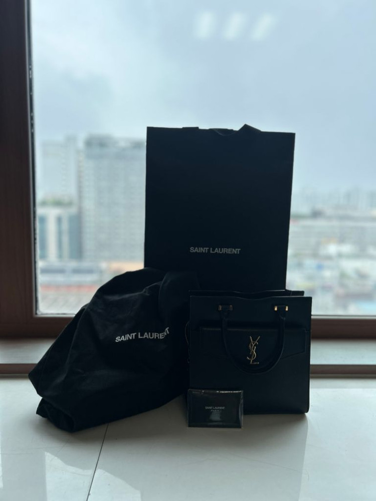 입생로랑 가방 이미지