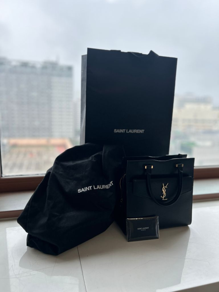 입생로랑 가방 이미지