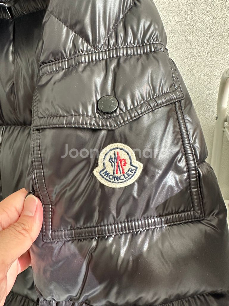 몽클레어 마야 후드 다운패딩 블랙 유광(새상품급) 3사--2