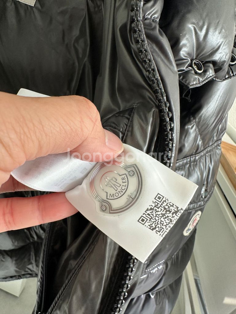 몽클레어 마야 후드 다운패딩 블랙 유광(새상품급) 3사--5