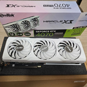 이엠텍 RTX 4070 SUPER MIRACLE X3