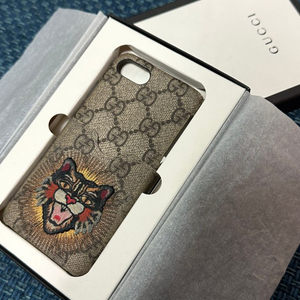 구찌 아이폰se2 핸드폰 케이스 팔아요